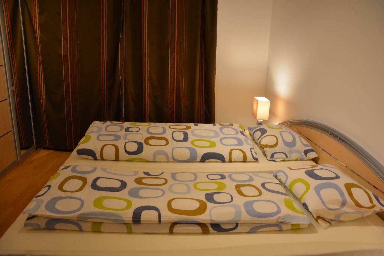 Apartmán Zderadova Brno Exterior foto