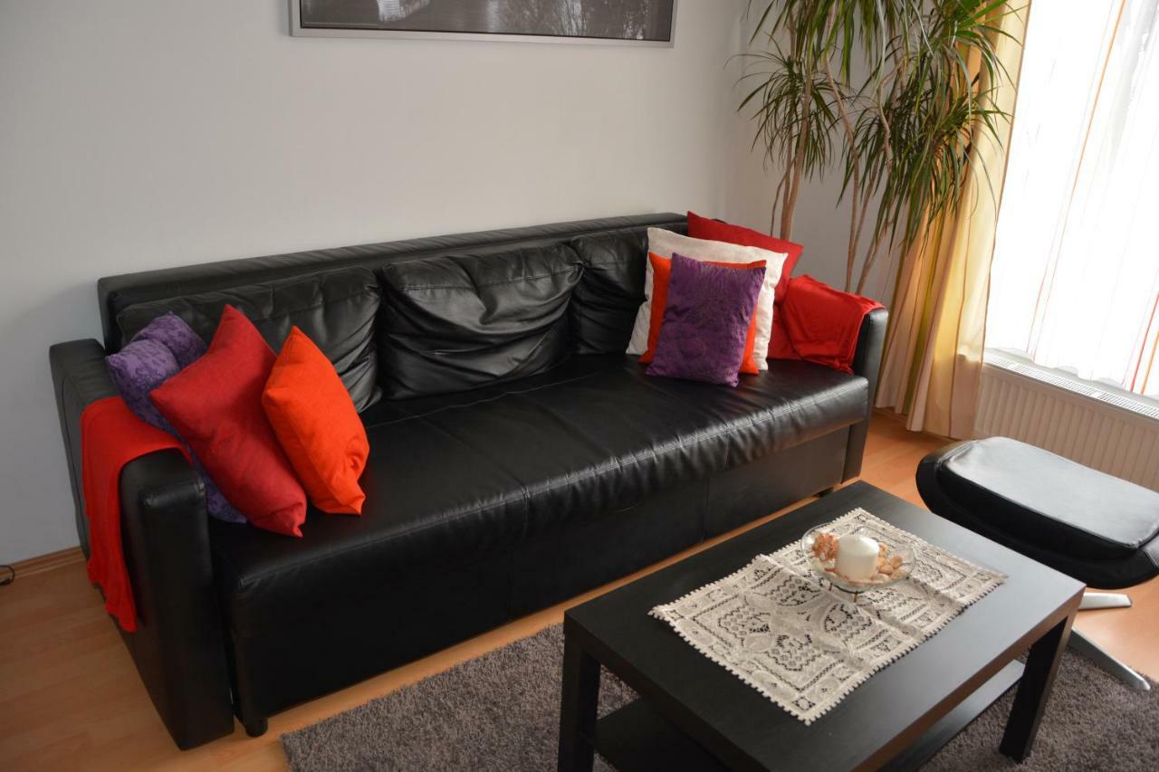 Apartmán Zderadova Brno Exterior foto