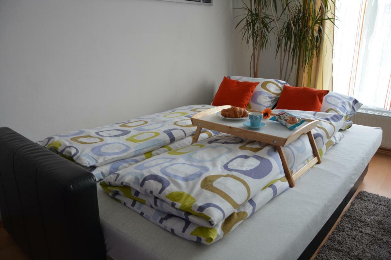 Apartmán Zderadova Brno Exterior foto