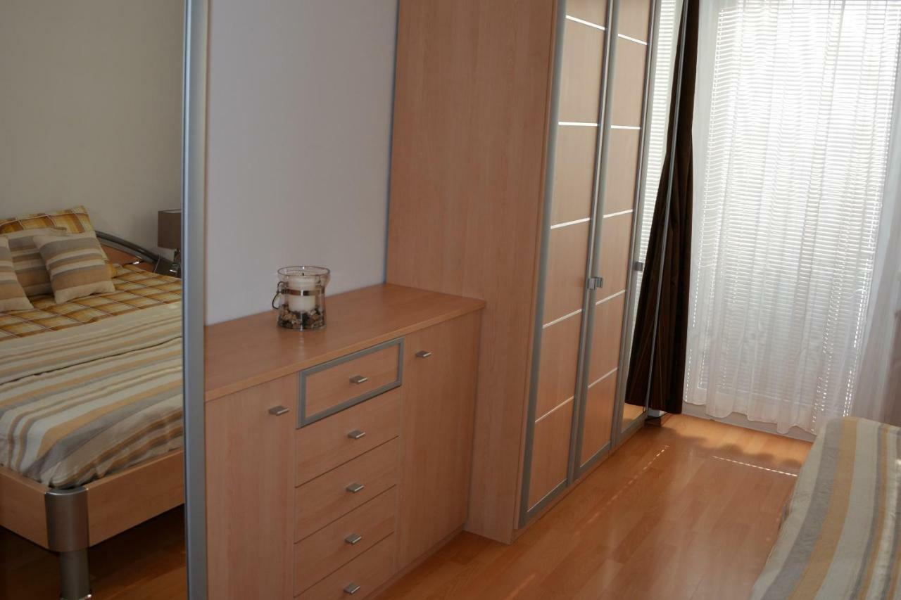 Apartmán Zderadova Brno Exterior foto